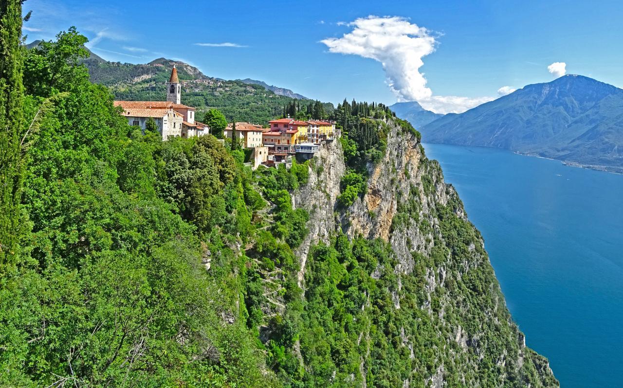 Casa De Pol Exclusive Lake View By Gardadomusmea Tremosine Exterior photo